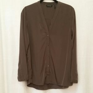 ZOA New York Women's Olive V Neck Button Down  Top 0016